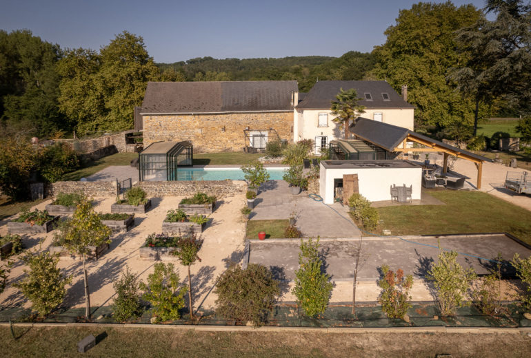 jardin piscine ferme sarthou gite